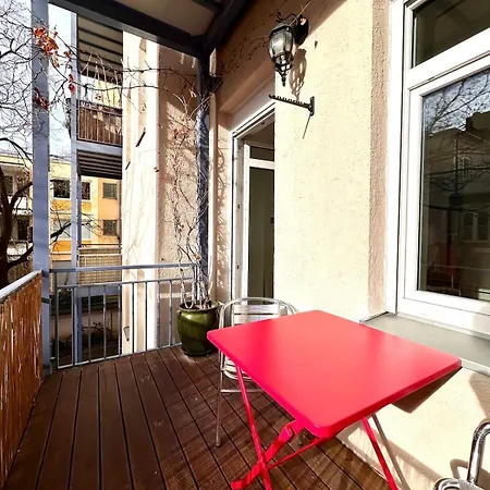 בית הארחה Center Balcony מינכן